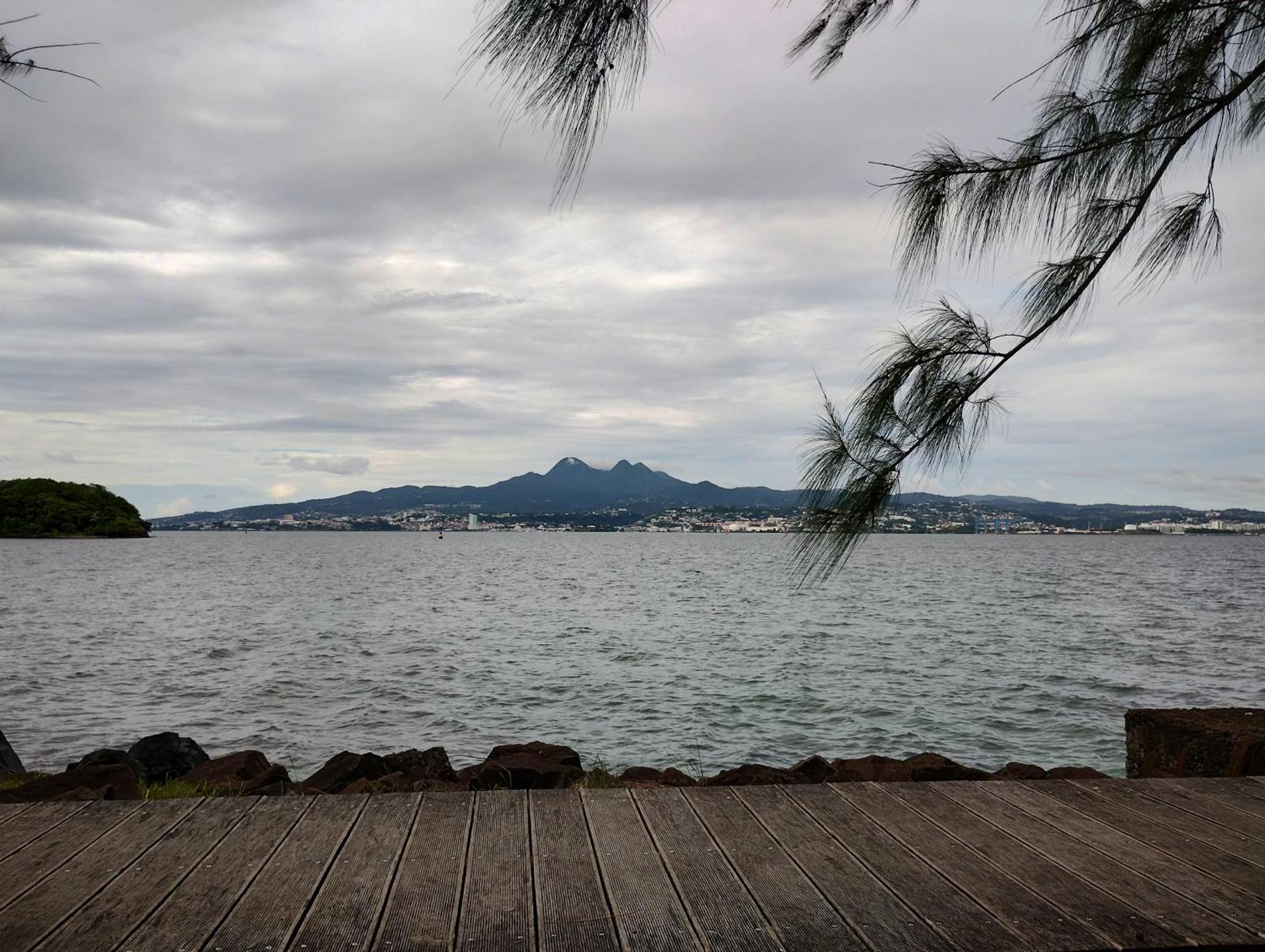 Charmant T1 Avec Vue Sur Marina เลส์ทรัวส์-ซีเลต์ ภายนอก รูปภาพ