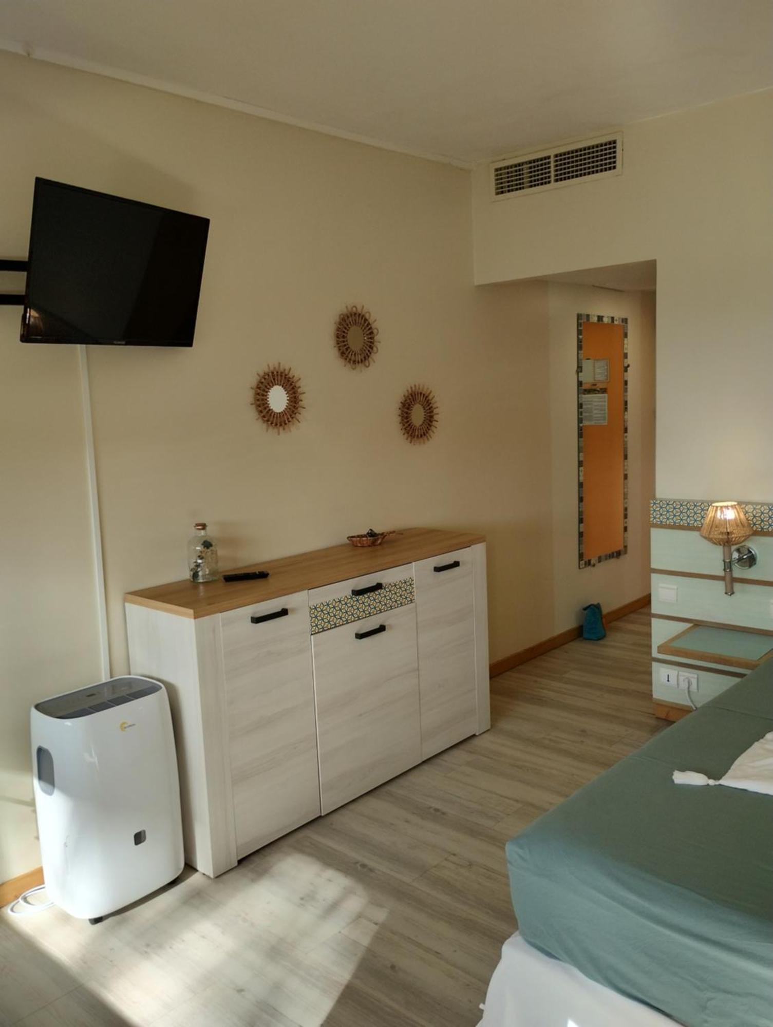 Charmant T1 Avec Vue Sur Marina เลส์ทรัวส์-ซีเลต์ ภายนอก รูปภาพ