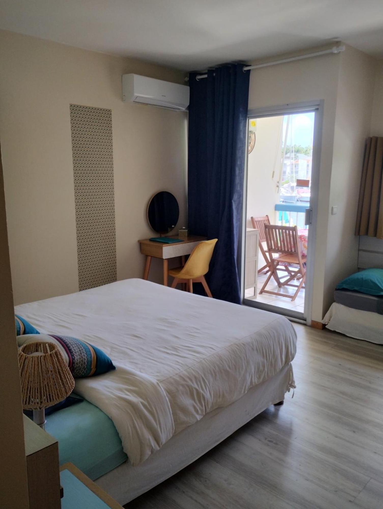 Charmant T1 Avec Vue Sur Marina เลส์ทรัวส์-ซีเลต์ ภายนอก รูปภาพ